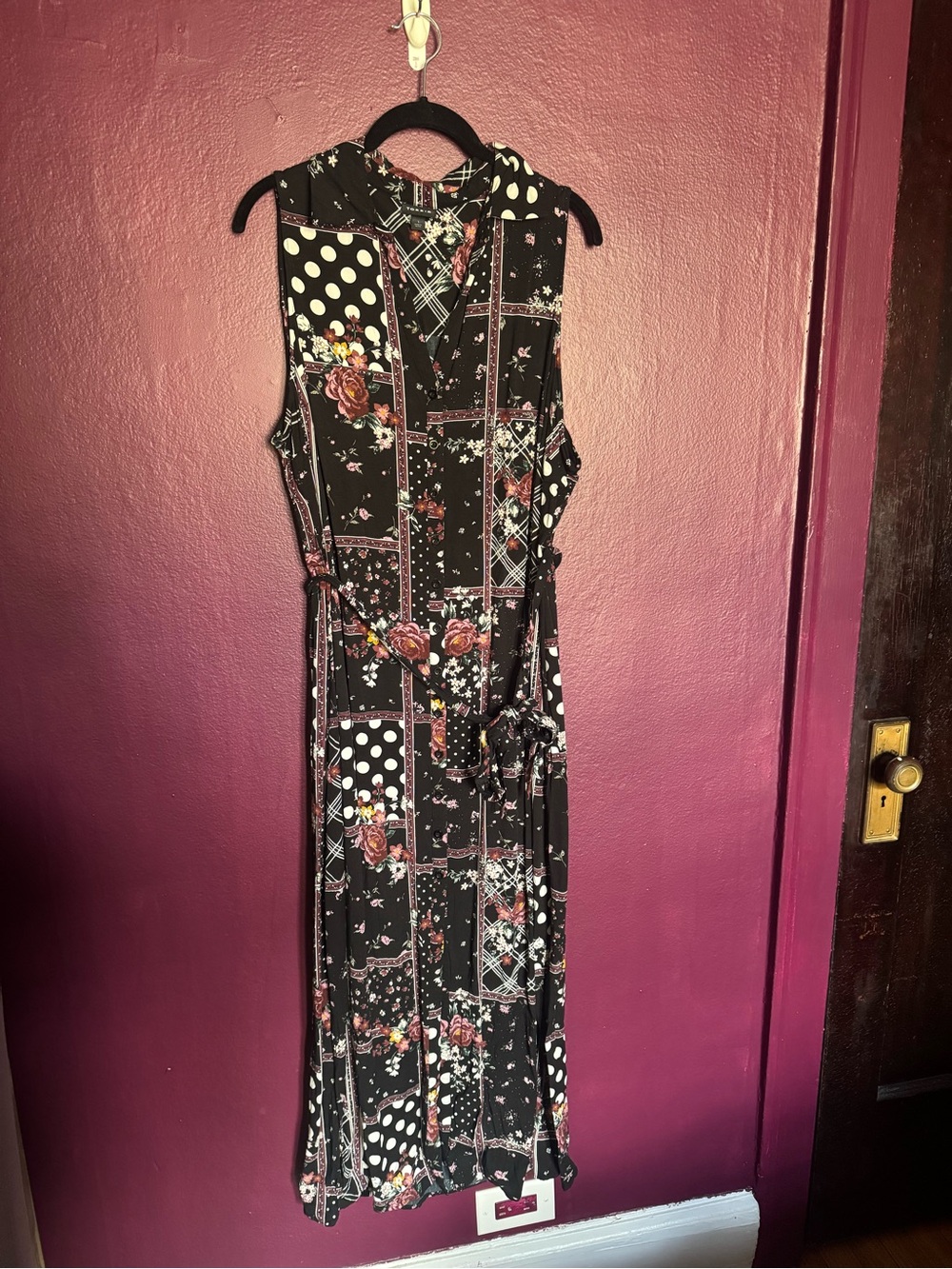 Torrid Sleeveless Black Patterned Maxi Dress with Tie Waist (Size 1)